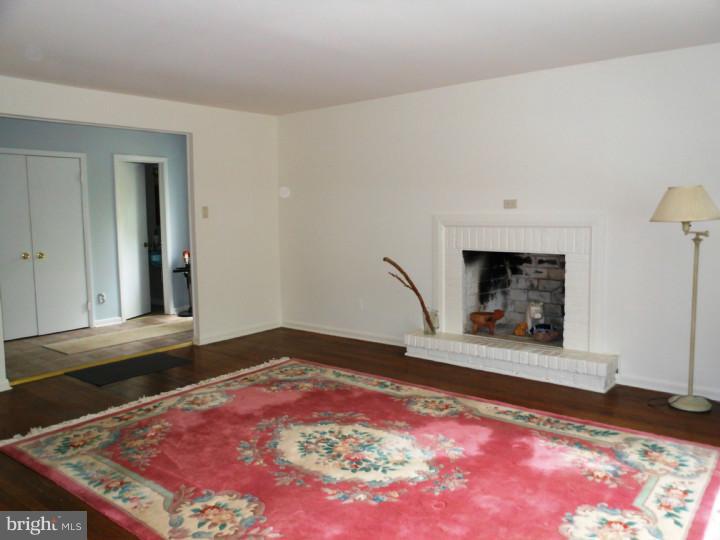 209 Maple Avenue Wyncote, PA 19095 - Photo 5 of 17