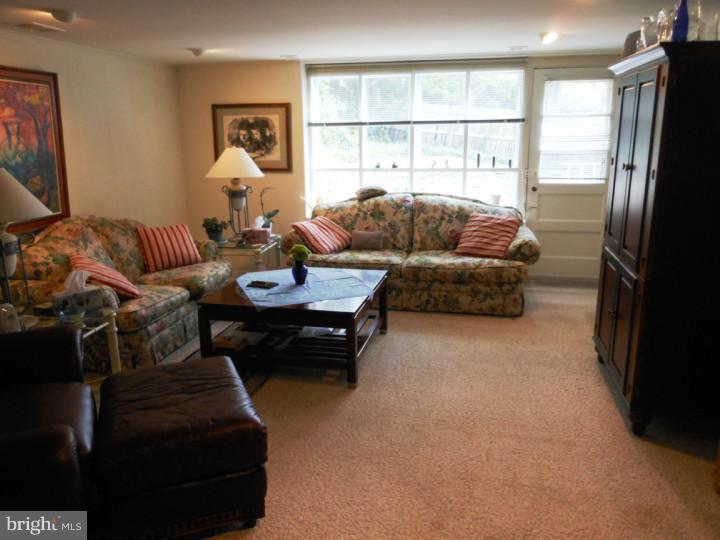 209 Maple Avenue Wyncote, PA 19095 - Photo 8 of 17