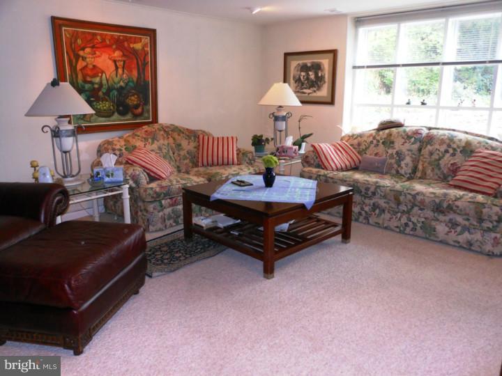 209 Maple Avenue Wyncote, PA 19095 - Photo 9 of 17