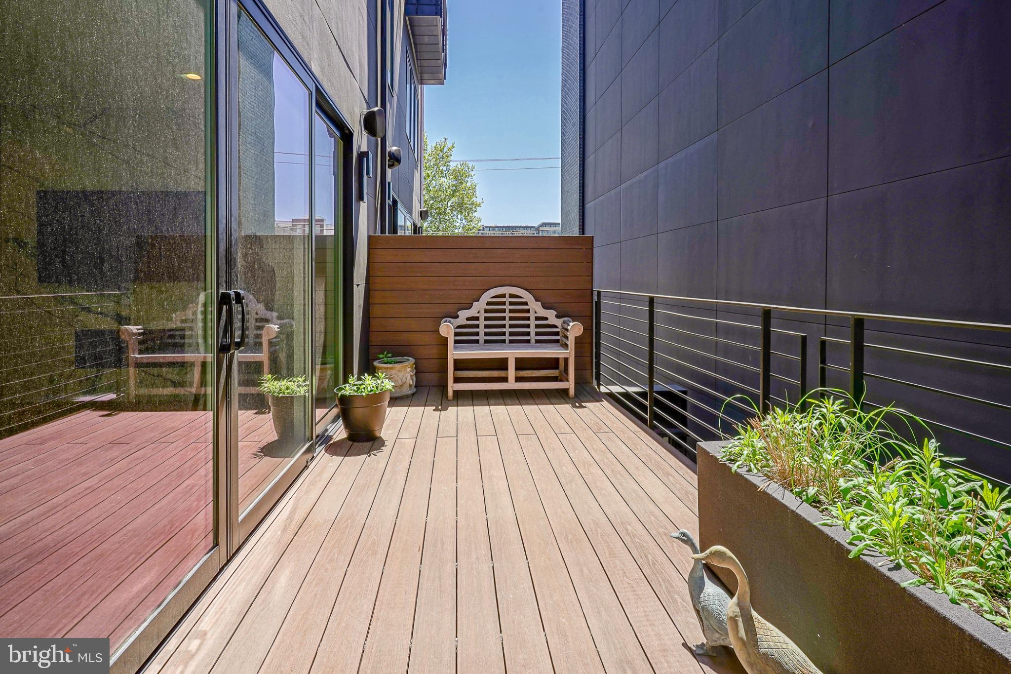 622 South Clarion Street Philadelphia, PA 19147 - Photo 14 of 57 Charming outdoor retreat awaits you.