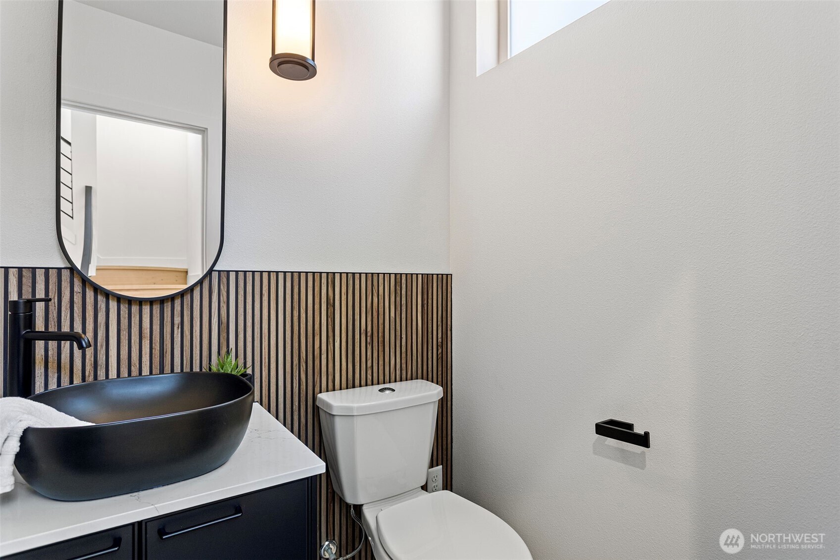 4430 Dayton Avenue North Seattle, WA 98103 - Photo 24 of 39