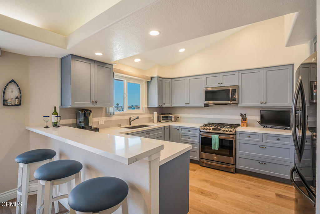 1130 Mandalay Beach Road Oxnard, CA 93035 - Photo 14 of 36