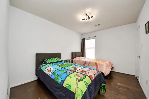 $3,000 | 7719 Malac Road, Spring, TX 77389