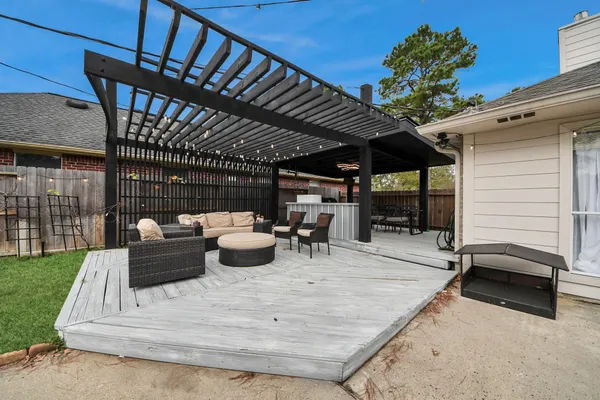 $3,000 | 7719 Malac Road, Spring, TX 77389