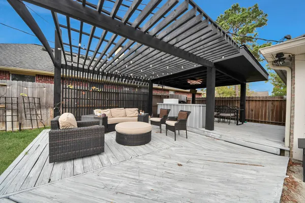 $3,000 | 7719 Malac Road, Spring, TX 77389