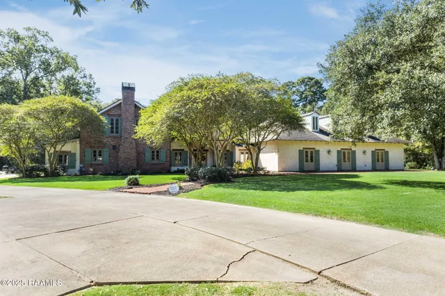 $950,000 | 702 Rue Dauphine, Eunice, LA 70535