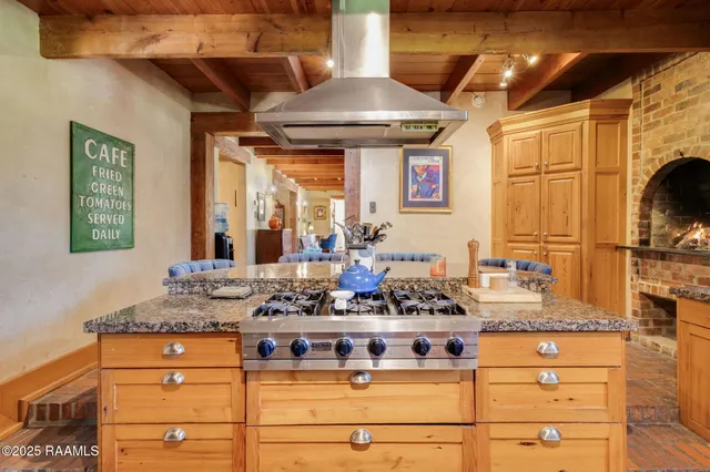 $950,000 | 702 Rue Dauphine, Eunice, LA 70535