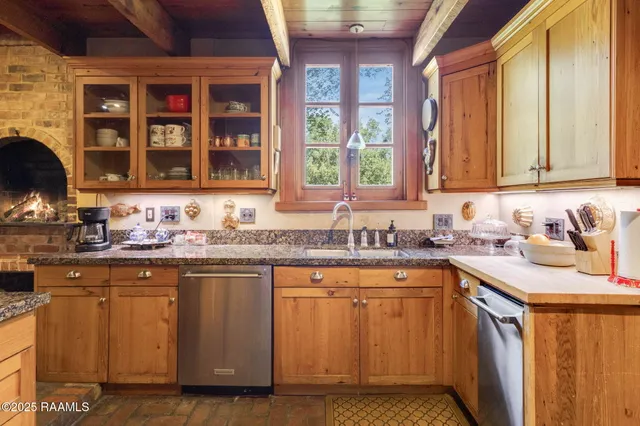 $950,000 | 702 Rue Dauphine, Eunice, LA 70535