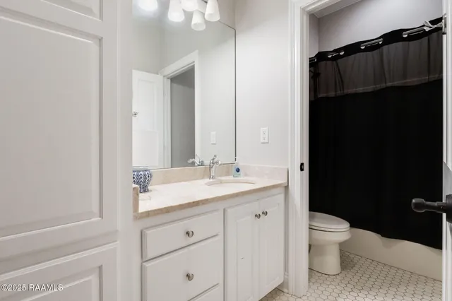 $950,000 | 702 Rue Dauphine, Eunice, LA 70535