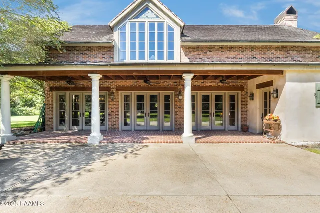 $950,000 | 702 Rue Dauphine, Eunice, LA 70535