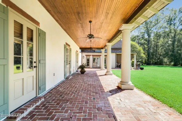 $889,000 | 702 Rue Dauphine, Eunice, LA 70535