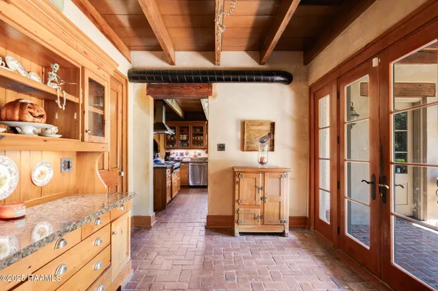 $950,000 | 702 Rue Dauphine, Eunice, LA 70535