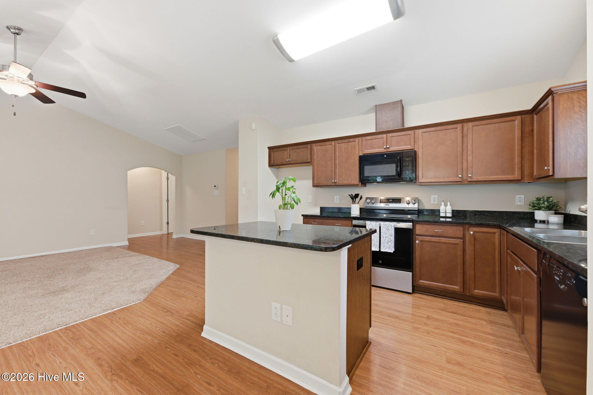 306 Station House Road New Bern, NC 28562 - Photo 18 of 46 Kitchen