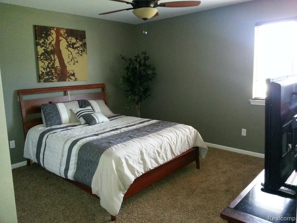 56281 Hidden Creek Road Utica, MI 48316 - Photo 17 of 23 20140621_112231.jpg