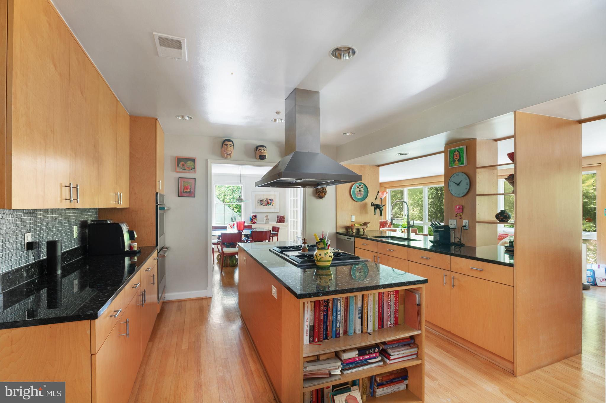 5344 Falmouth Road Bethesda, MD 20816 - Photo 7 of 25