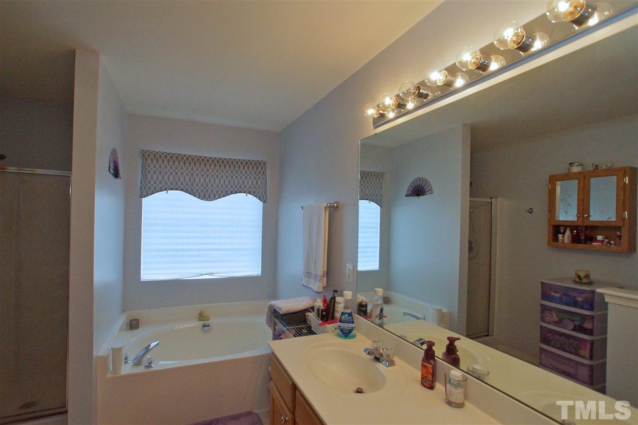 1009 Antside Court Raleigh, NC 27610 - Photo 14 of 25 Gallery Image 14