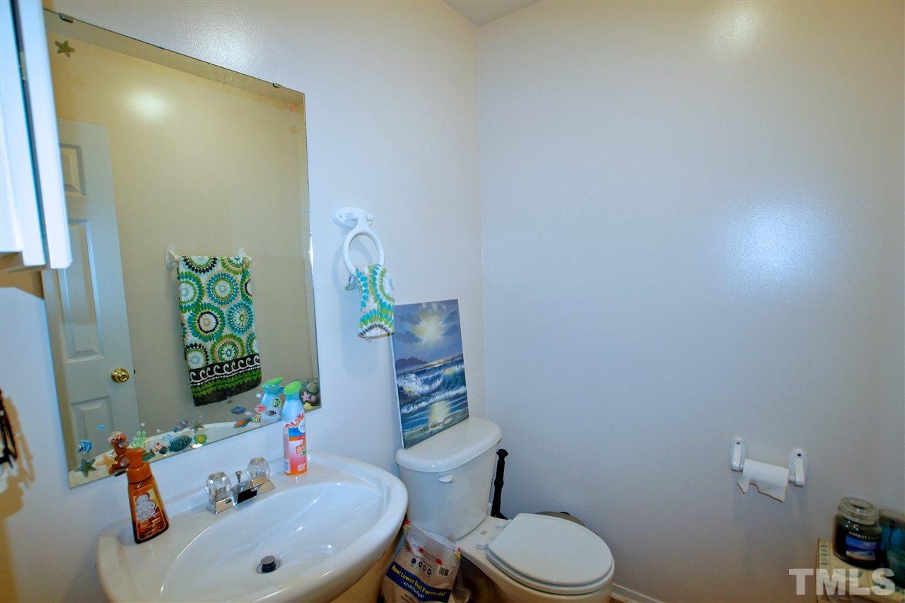 1009 Antside Court Raleigh, NC 27610 - Photo 17 of 25 Gallery Image 17