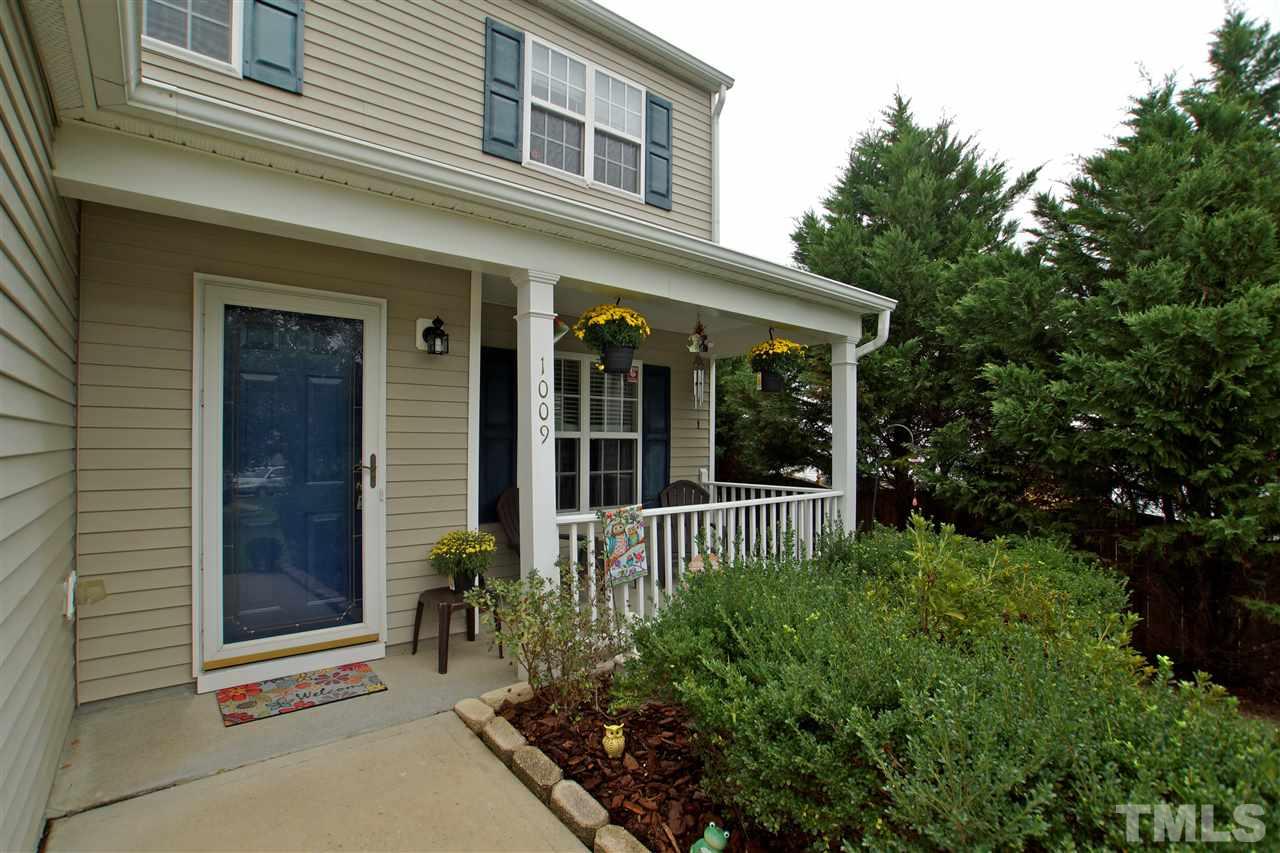 1009 Antside Court Raleigh, NC 27610 - Photo 4 of 25 Gallery Image 4