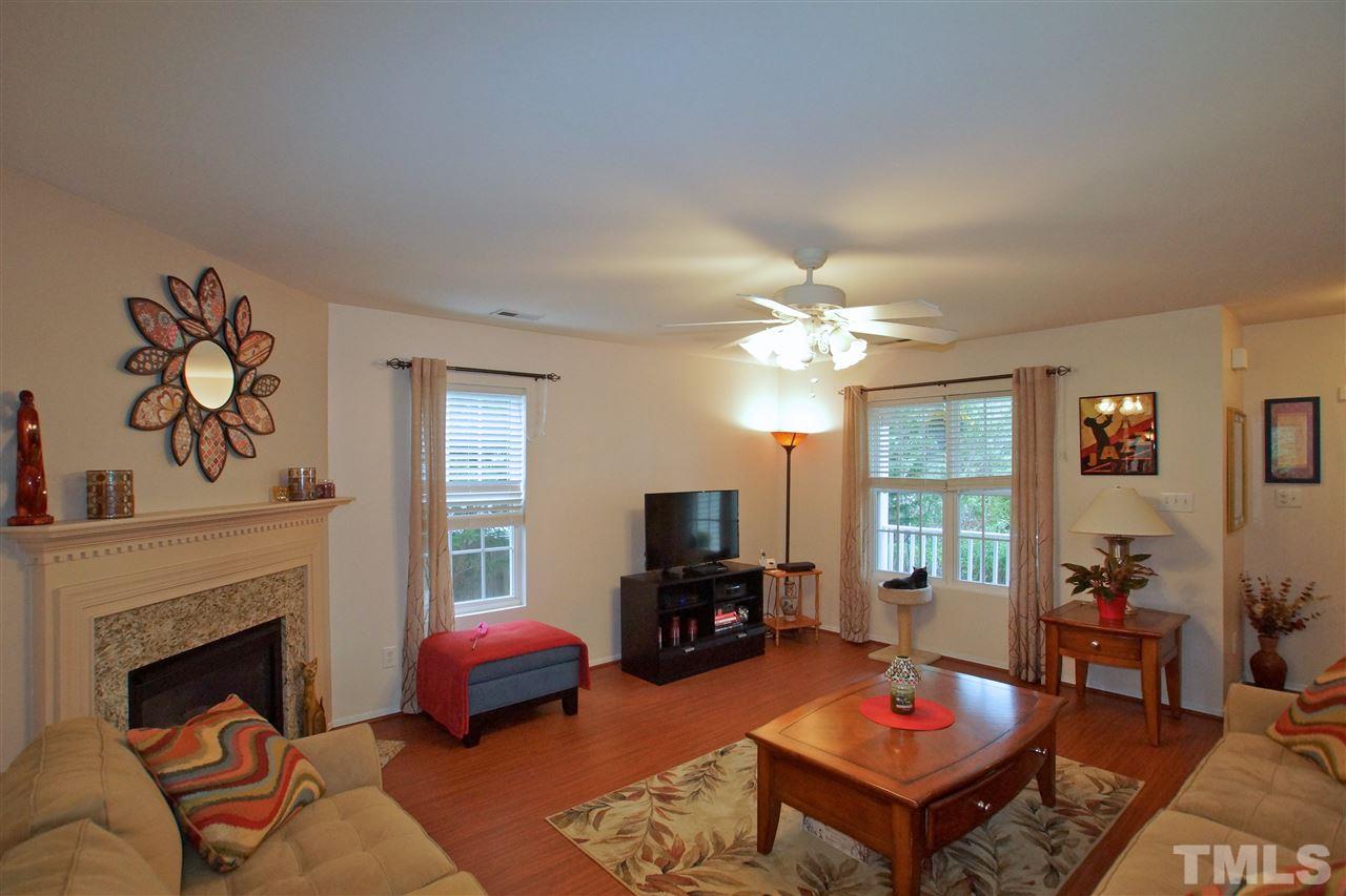 1009 Antside Court Raleigh, NC 27610 - Photo 5 of 25 Gallery Image 5