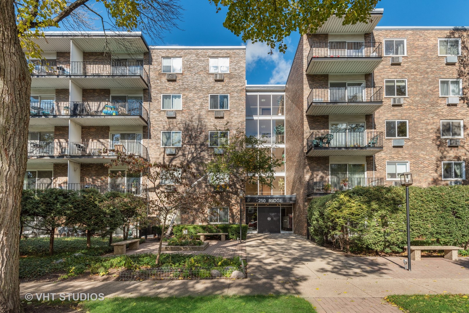250 Ridge Avenue, Unit 4K Evanston, IL 60202 - Photo 1 of 13