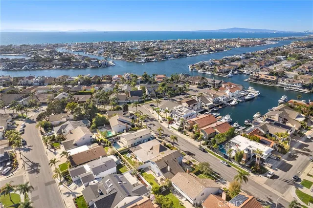 $2,050,000 | 3834 Mistral Drive, Huntington Beach, CA 92649