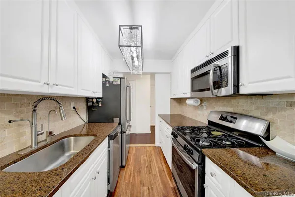 $419,900 | 1 Balint Drive, Unit 366, Yonkers, NY 10710