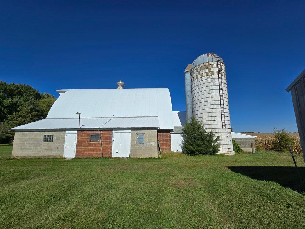 45335 T-91 Courtland, MN 56021 - Photo 11 of 40