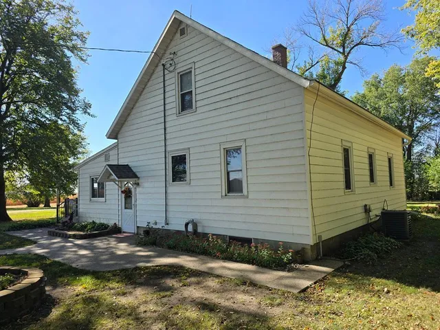 $339,900 | 45335 T-91, Courtland, MN 56021