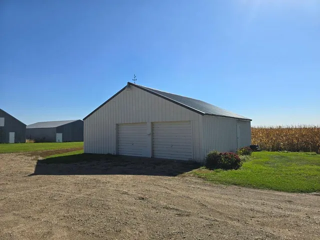 $339,900 | 45335 T-91, Courtland, MN 56021