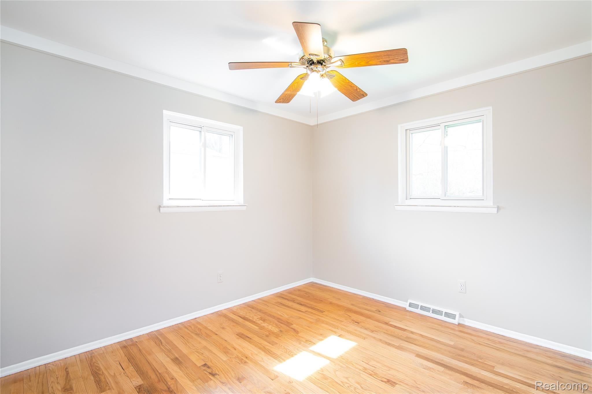 2334 Cole Road Lake Orion, MI 48362 - Photo 23 of 37 2334 Cole Rd-18.JPG
