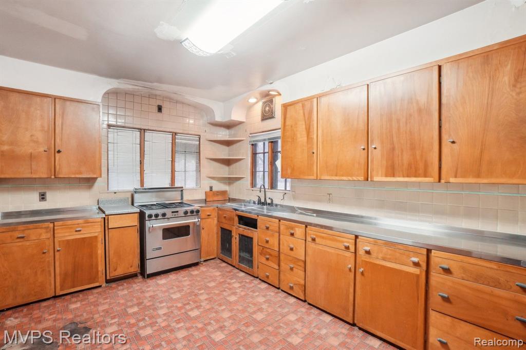 14574 Rutland Street Detroit, MI 48227 - Photo 14 of 60