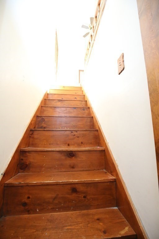 14 Gerrish Road Rochester, MA 02770 - Photo 29 of 40 a view of entryway