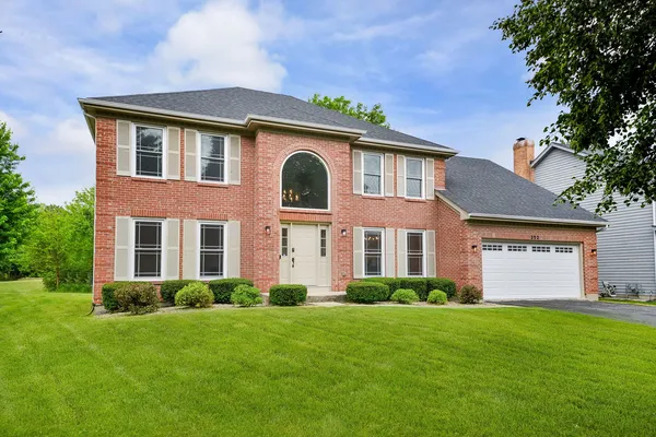 $1,100,000 | 352 Millcreek Lane, Naperville, IL 60540