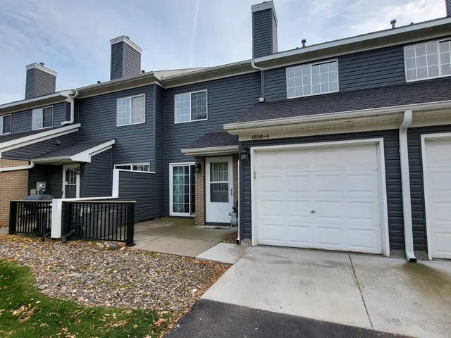 $219,990 | 1850 Donegal Drive, Unit 4, Woodbury, MN 55125