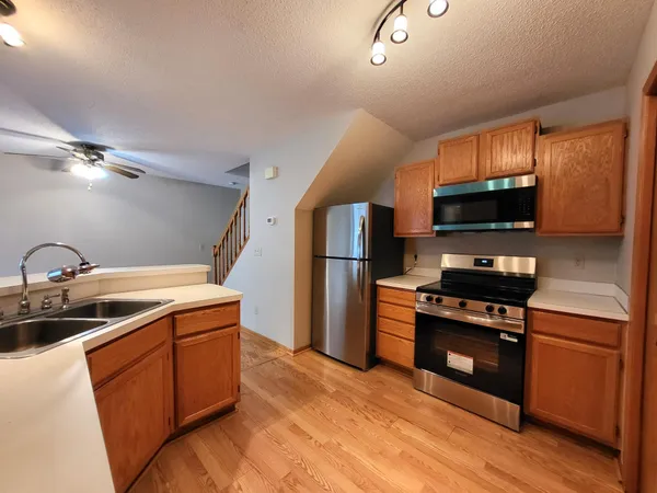 $218,900 | 1850 Donegal Drive, Unit 4, Woodbury, MN 55125