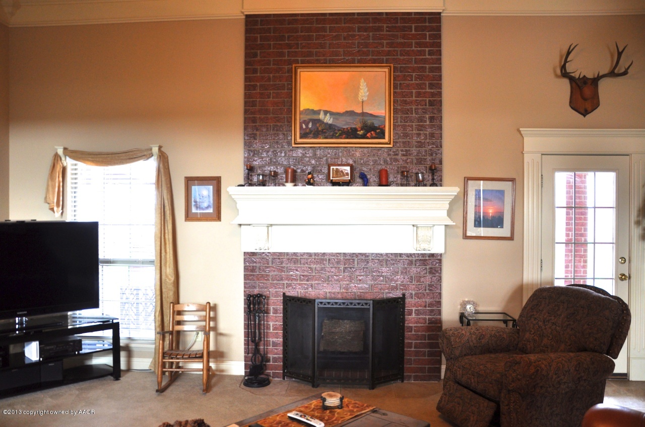 16305 Country Road Canyon, TX 79015 - Photo 3 of 34 Fireplace