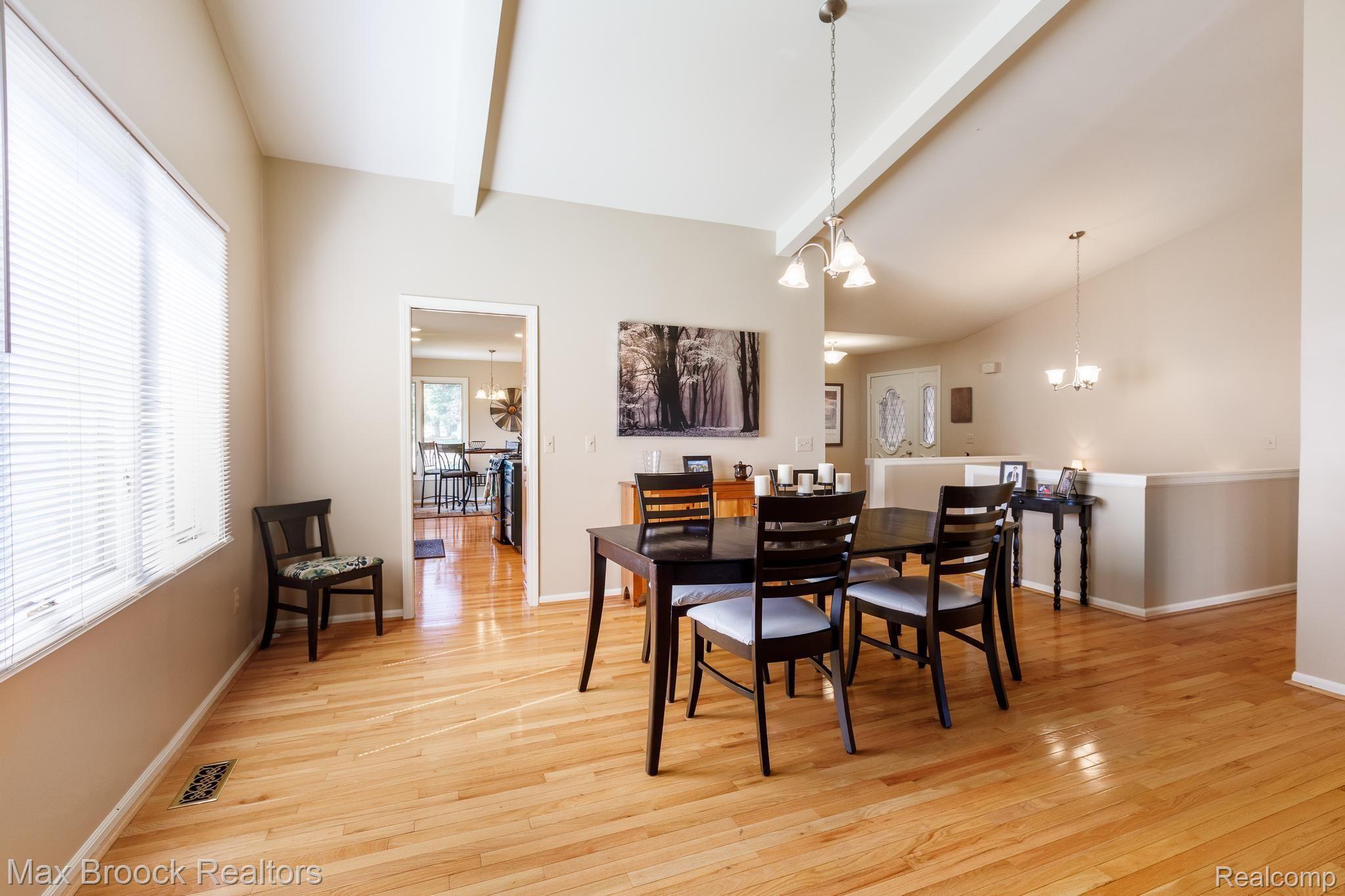 856 GreenView Court Rochester, MI 48307 - Photo 9 of 35 856 Green View Ct-10.jpg