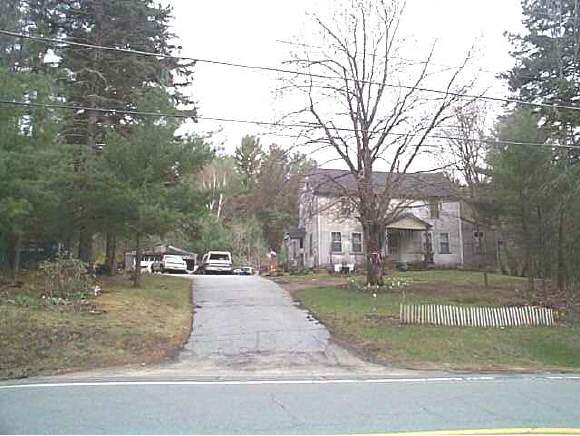 409 Mammoth Road Pelham, NH 03076 - Photo 1 of 4