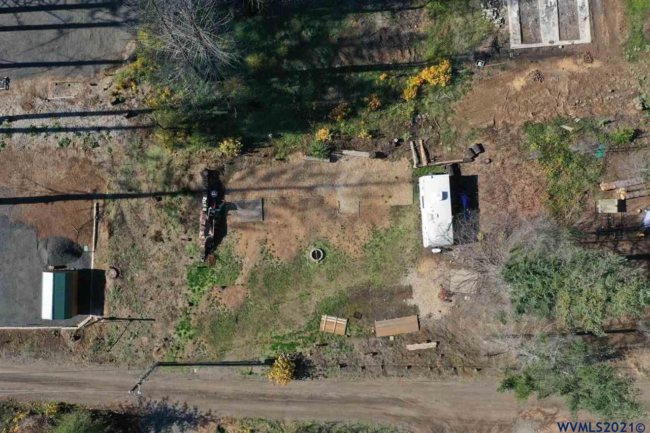225 Center Street Detroit, OR 97342 - Photo 3 of 7