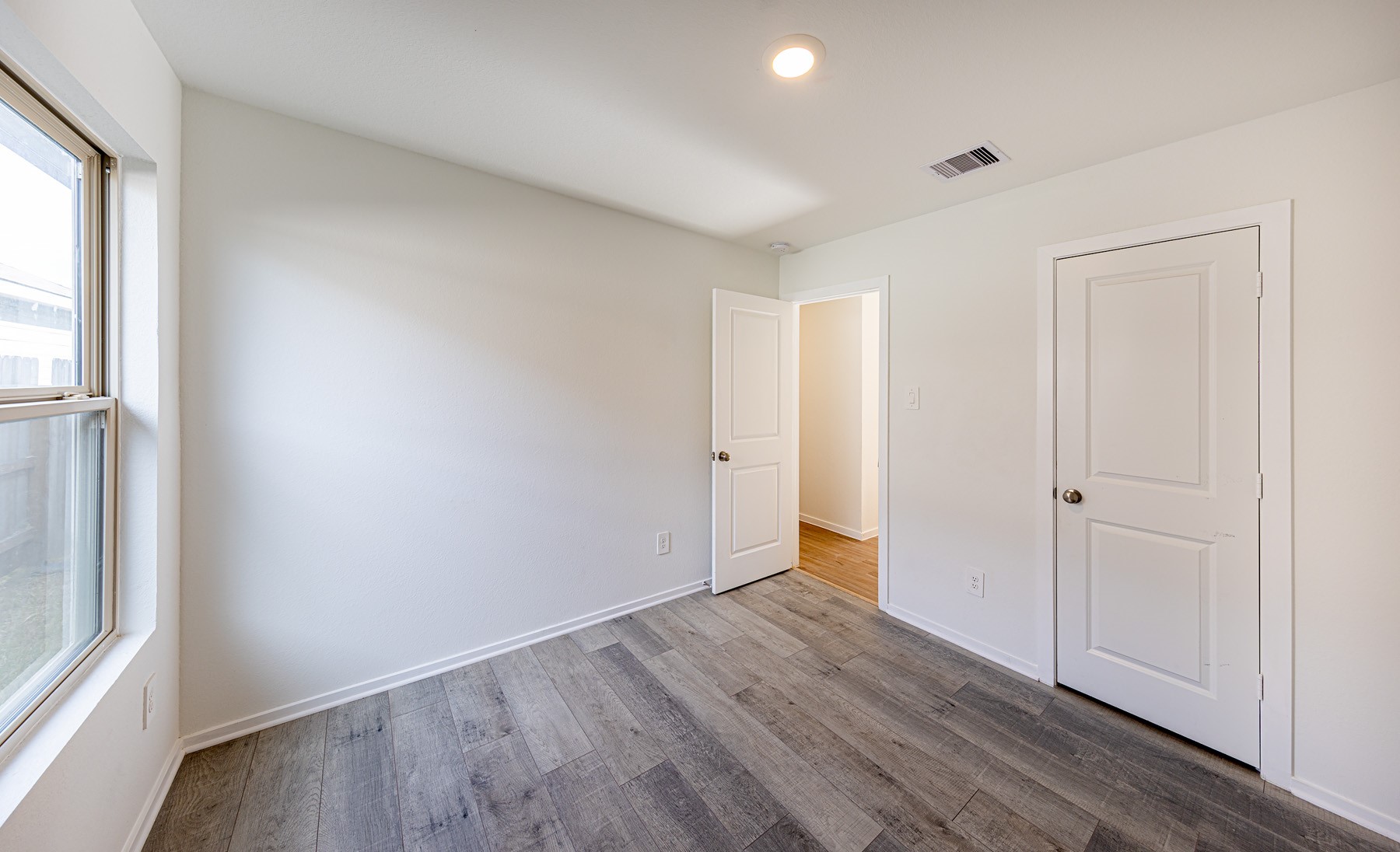 2430 Ridge Oak Drive Conroe, TX 77301 - Photo 29 of 38 Gallery Image 29