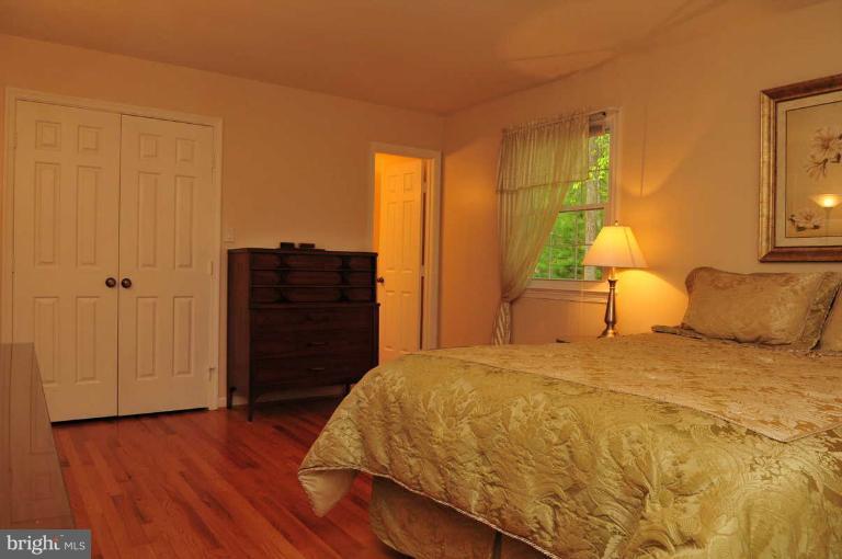 8122 Counselor Road Manassas, VA 20112 - Photo 11 of 29 Bedroom (Master)