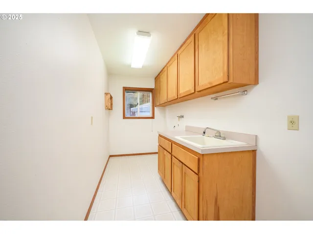 $936,500 | 14355 Northwest Pheasant Hill Lane, McMinnville, OR 97128