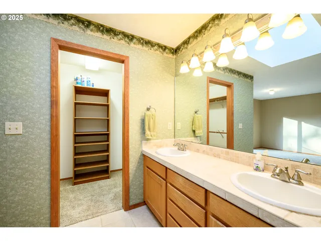 $936,500 | 14355 Northwest Pheasant Hill Lane, McMinnville, OR 97128