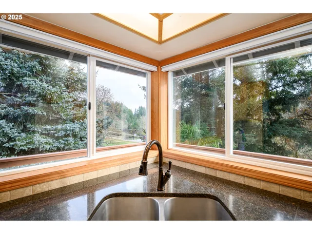 $936,500 | 14355 Northwest Pheasant Hill Lane, McMinnville, OR 97128