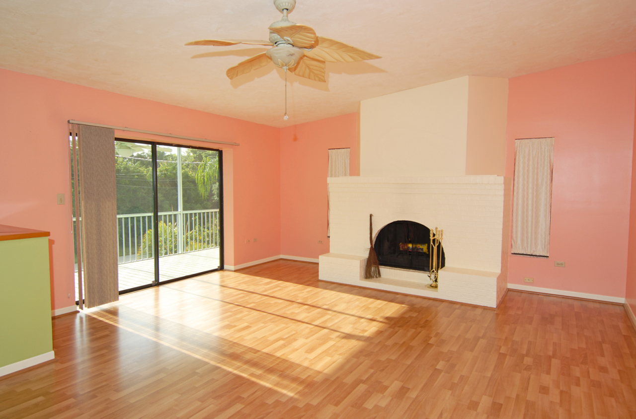 437 4th Road Key Largo, FL 33037 - Photo 3 of 21 Living Area