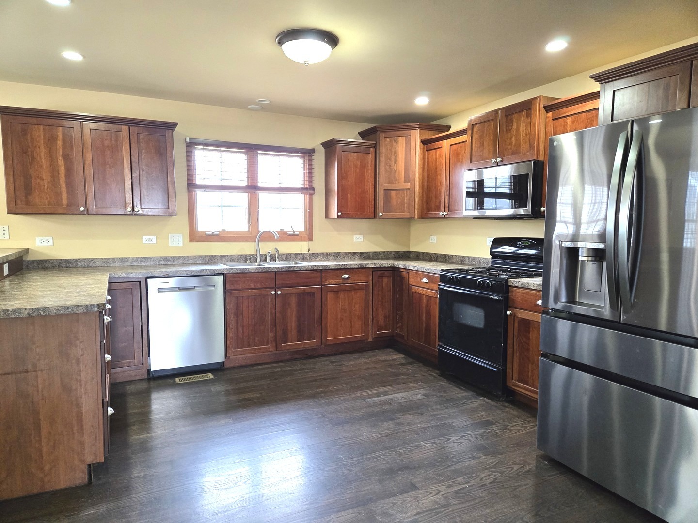 1123 Meadow Path Manteno, IL 60950 - Photo 4 of 30