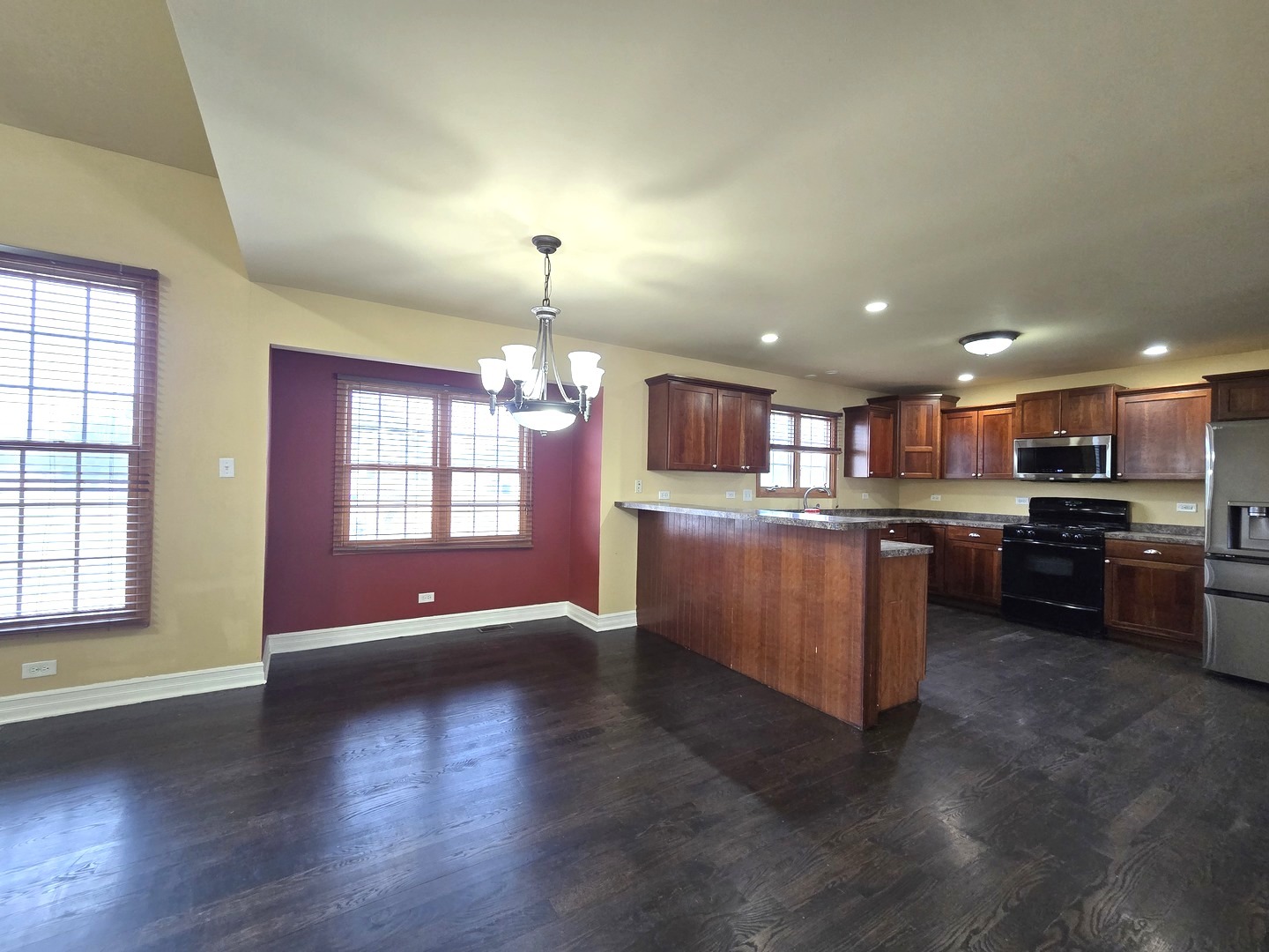 1123 Meadow Path Manteno, IL 60950 - Photo 6 of 30