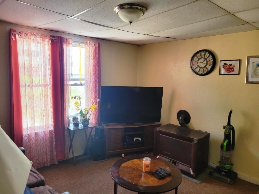 225 Vernon Street Worcester, MA 01607 - Photo 11 of 27