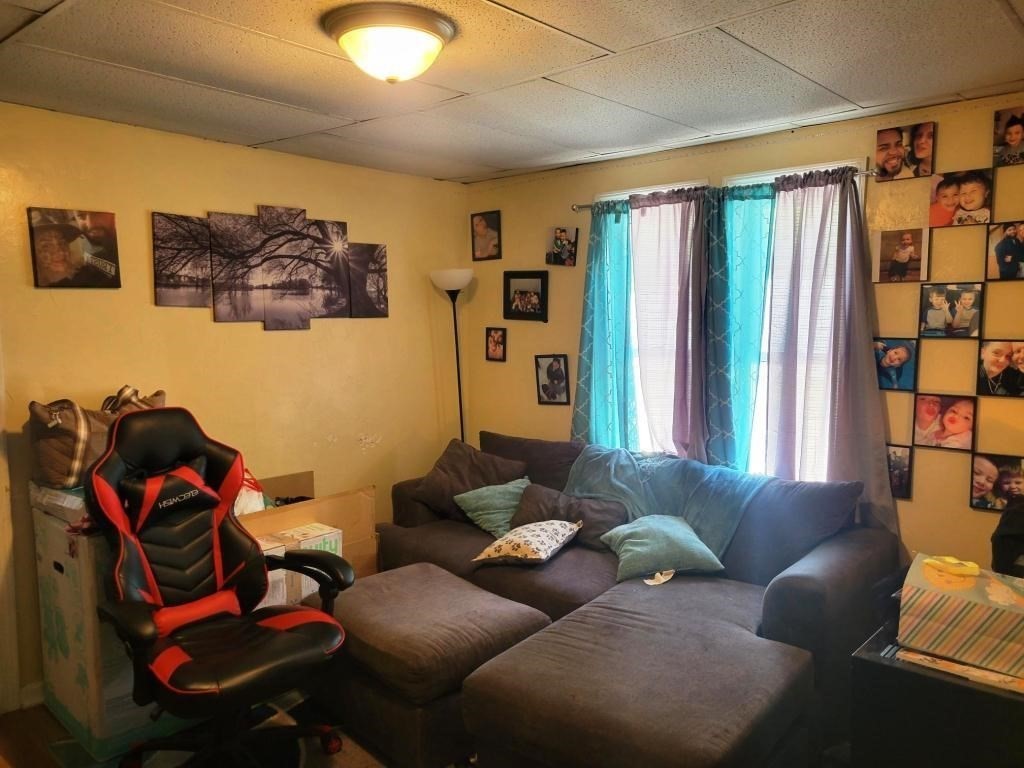 225 Vernon Street Worcester, MA 01607 - Photo 18 of 27