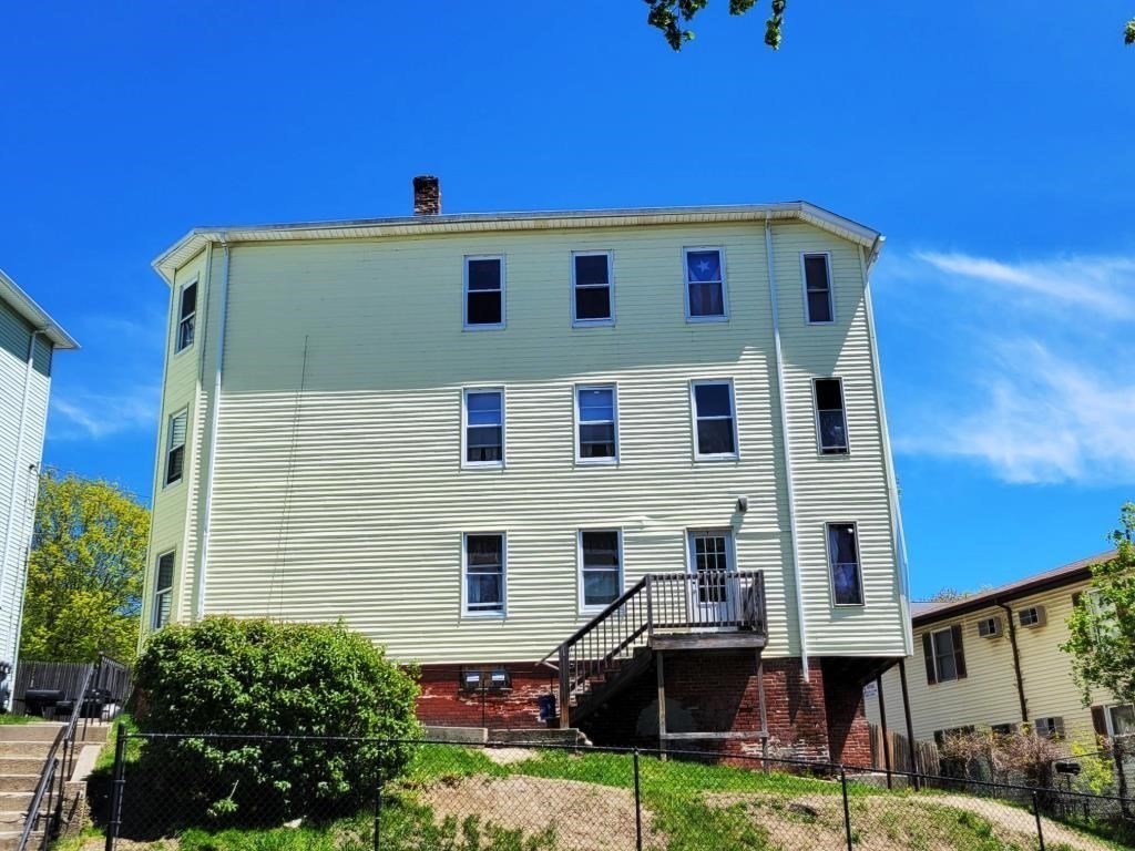 225 Vernon Street Worcester, MA 01607 - Photo 3 of 27